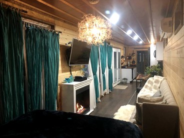 Exquisite Texas Glamping Retreat for Romantic Getaways near Dallas - Pilot Point, Texas - glamping.directory