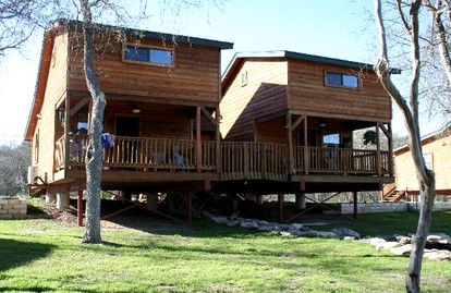 Cozy Cabin Rental with Calming Creek Views for Getaway near Austin, Texas - Buda, Texas - glamping.directory