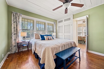 Charming Cozy Farmhouse with Animals for an Amazing Family Getaway near Hot Springs, Arkansas - Hot Springs National Park, Arkansas - glamping.directory