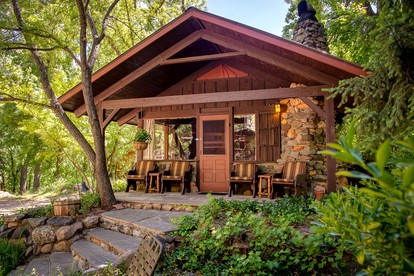 Warm and Inviting Cabin Rental near Prescott National Park, Arizona - glamping.directory
