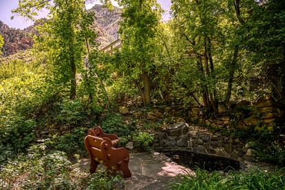 Warm and Inviting Cabin Rental near Prescott National Park, Arizona - Sedona, Arizona - glamping.directory