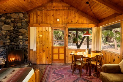 Warm and Inviting Cabin Rental near Prescott National Park, Arizona - Sedona, Arizona - glamping.directory