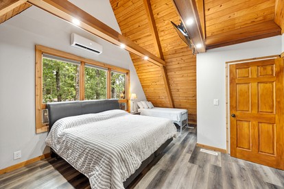 Delightful Vacation Cabins in Mount Juliet near Nashville, Tennessee - Mount Juliet, Tennessee - glamping.directory
