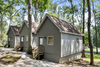 Delightful Vacation Cabins in Mount Juliet near Nashville, Tennessee - Mount Juliet, Tennessee - glamping.directory