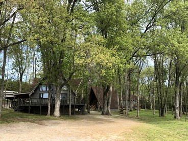 Delightful Vacation Cabins in Mount Juliet near Nashville, Tennessee - Mount Juliet, Tennessee - glamping.directory
