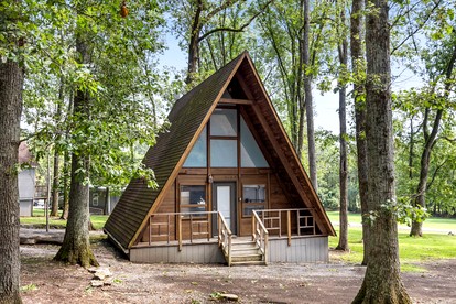 Delightful Vacation Cabins in Mount Juliet near Nashville, Tennessee - Mount Juliet, Tennessee - glamping.directory