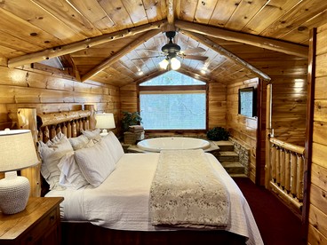Phenomenal Cabin with Lofted Space and Views in Arkansas - Eureka Springs, Arkansas - glamping.directory