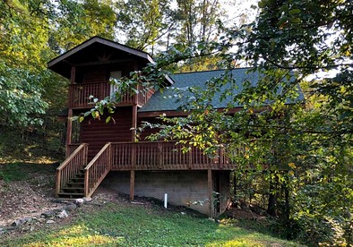 Phenomenal Cabin with Lofted Space and Views in Arkansas - glamping.directory