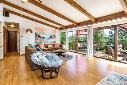 Incredible Cabin with Nice Views in Groveland, California - Groveland, California - glamping.directory