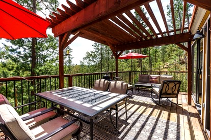 Incredible Cabin with Nice Views in Groveland, California - Groveland, California - glamping.directory