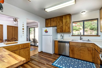 Incredible Cabin with Nice Views in Groveland, California - Groveland, California - glamping.directory