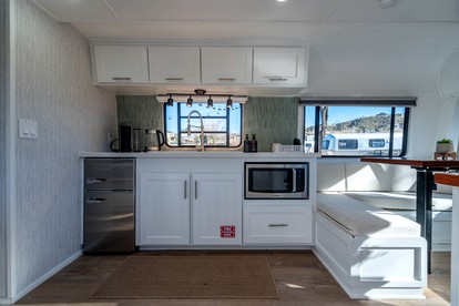 Airstream Stay Near Whiskey Row and Granite Creek in Prescott, AZ - Prescott, Arizona - glamping.directory