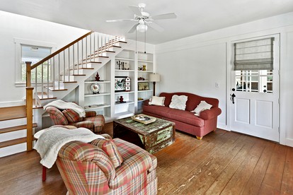 Gorgeous Farmhouse Rental for 12 Guests in Morgan County, Georgia - Madison, Georgia - glamping.directory