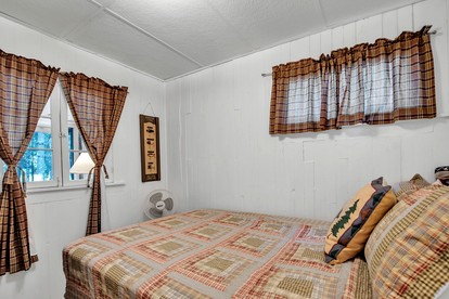 Secluded Cabin Nestled Amidst Trees and Fire Pit Provided in Hazelhurst, Wisconsin - Hazelhurst, Wisconsin - glamping.directory