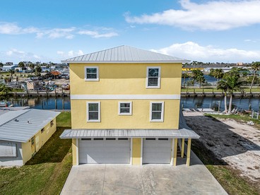 Incredible Beach House in Fort Myers Beach, Florida - glamping.directory