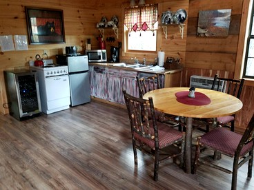 Private, Country Cabin in North Georgia's Mountainous Wilderness, Perfect for a Family Glamping Retreat - Lakemont, Georgia - glamping.directory