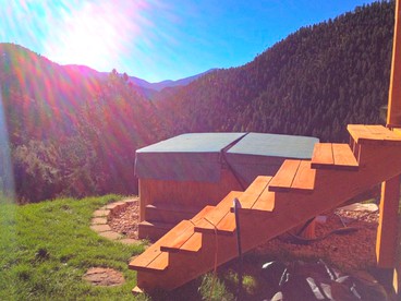 Spacious Cabin Rental with a Hot Tub for a Weekend Getaway near Denver, Colorado - Idaho Springs, Colorado - glamping.directory