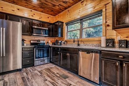Stylish Pigeon Forge Cabin with Hot Tub, Pool & Dog Park near Dollywood and Gatlinburg, TN - Pigeon Forge, Tennessee - glamping.directory