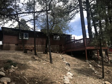Rustic Family Cabin with a Luxurious Hot Tub in Ruidoso, New Mexico - Ruidoso, New Mexico - glamping.directory