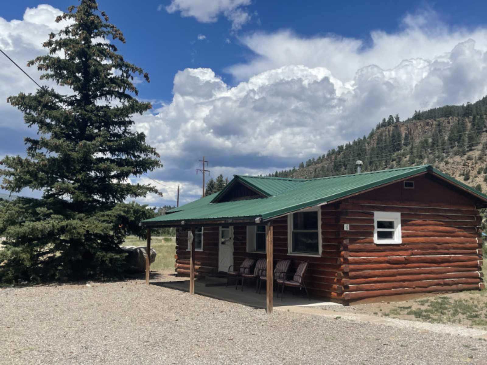 Aspen Ridge Cabins & Yurts - glamping.directory