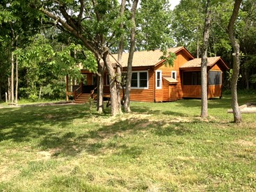Riverfront Getaway with Mountain Views near the Shenandoah River in Virginia - Rileyville, Virginia - glamping.directory