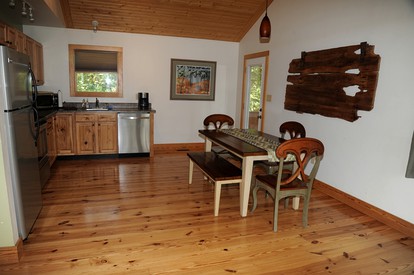 Riverfront Getaway with Mountain Views near the Shenandoah River in Virginia - Rileyville, Virginia - glamping.directory