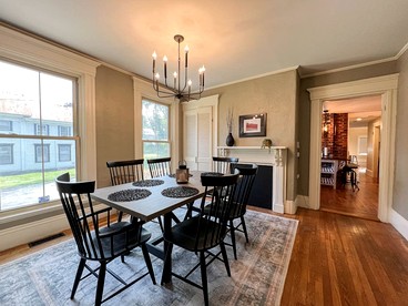 Spacious Cabin with Lovely Porch and Backyard in Maine - Bridgton, Maine - glamping.directory