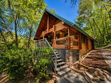 Spectacular Wooden Cabin with Hot-tub in Sevierville, Tennessee - Sevierville, Tennessee - glamping.directory