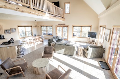 Spacious Cabin with Foosball Table and Jacuzzi in Grand Lake, Colorado - Grand Lake, Colorado - glamping.directory