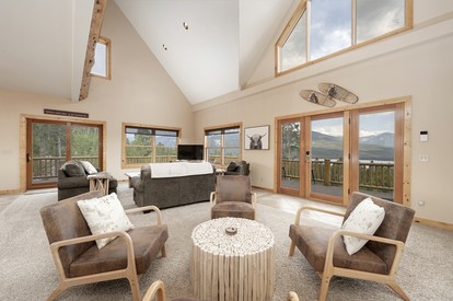 Spacious Cabin with Foosball Table and Jacuzzi in Grand Lake, Colorado - Grand Lake, Colorado - glamping.directory