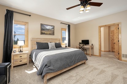 Spacious Cabin with Foosball Table and Jacuzzi in Grand Lake, Colorado - Grand Lake, Colorado - glamping.directory
