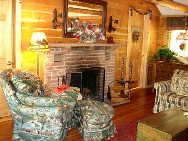Forested Log Cabin Rental in Mountain Town for Weekend Trip from Denver - Allenspark, Colorado - glamping.directory