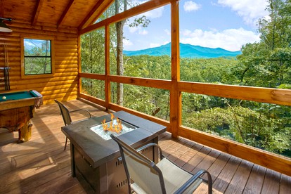 Elegant Gatlinburg Cabin Rental for a Romantic Getaway in Tennessee - Gatlinburg, Tennessee - glamping.directory