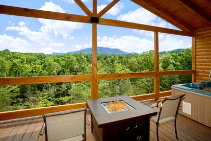 Elegant Gatlinburg Cabin Rental for a Romantic Getaway in Tennessee - Gatlinburg, Tennessee - glamping.directory