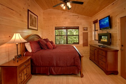 Elegant Gatlinburg Cabin Rental for a Romantic Getaway in Tennessee - Gatlinburg, Tennessee - glamping.directory