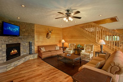 Elegant Gatlinburg Cabin Rental for a Romantic Getaway in Tennessee - Gatlinburg, Tennessee - glamping.directory