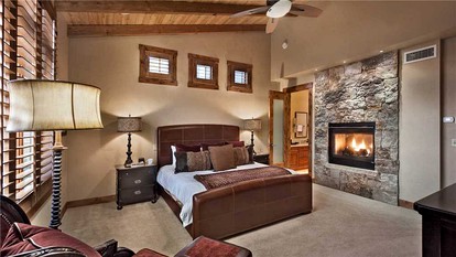 Hillside Vacation Rental with a Hot Tub near Lake Catamount, Colorado - Steamboat Springs, Colorado - glamping.directory