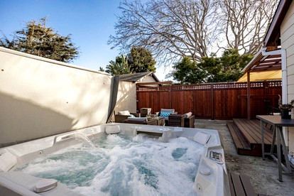 Wonderful Cozy Cottage Close to Incredible Hiking Trails in Half Moon Bay, California - Half Moon Bay, California - glamping.directory