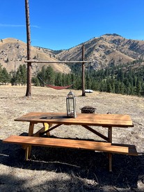 Amazing Log Cabin with Stunning Views in Conner, Montana - Conner, Montana - glamping.directory