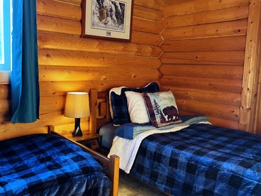 Amazing Log Cabin with Stunning Views in Conner, Montana - Conner, Montana - glamping.directory