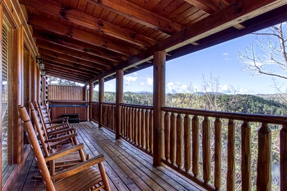 Pigeon Forge Log Cabin, for Family Glamping near Dollywood - Pigeon Forge, Tennessee - glamping.directory