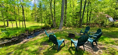 Vibrant Cozy Cabin Haven Near Moosehead Lake, Maine - Greenville, Maine - glamping.directory