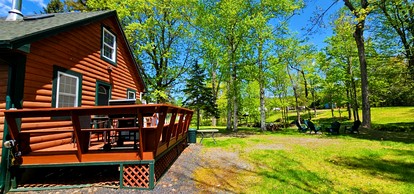 Vibrant Cozy Cabin Haven Near Moosehead Lake, Maine - Greenville, Maine - glamping.directory