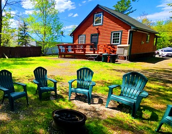 Vibrant Cozy Cabin Haven Near Moosehead Lake, Maine - glamping.directory