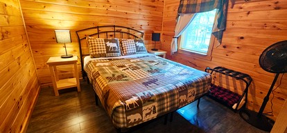Vibrant Cozy Cabin Haven Near Moosehead Lake, Maine - Greenville, Maine - glamping.directory