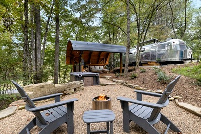 Luxury Airstream Rental for Intimate Getaways to Pisgah Forest, North Carolina - Pisgah Forest, North Carolina - glamping.directory