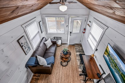 Cozy Tiny House near the Great Smoky Mountains for a Unique Getaway in Sevierville, Tennessee - Sevierville, Tennessee - glamping.directory