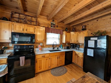 Rustic Cabin with Jacuzzi and Pool Table in Pigeon Forge, Tennessee - Pigeon Forge, Tennessee - glamping.directory
