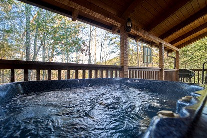 Rustic Cabin with Jacuzzi and Pool Table in Pigeon Forge, Tennessee - Pigeon Forge, Tennessee - glamping.directory