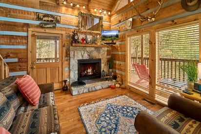 Rustic Cabin with Jacuzzi and Pool Table in Pigeon Forge, Tennessee - Pigeon Forge, Tennessee - glamping.directory